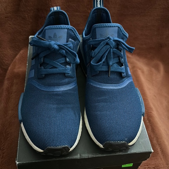 Adidas NMD_R1 Sneakers for Men - Picture 2 of 4